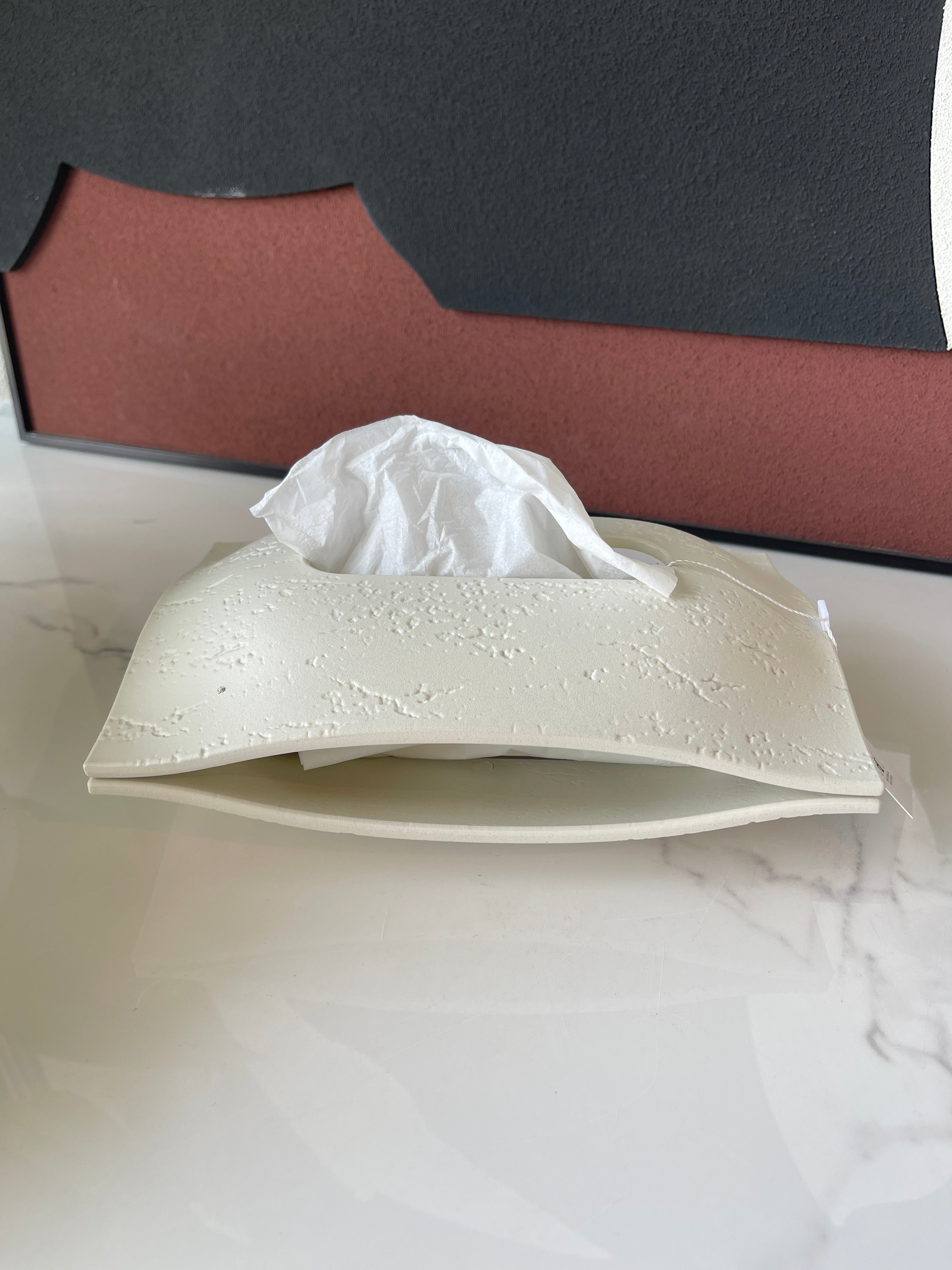 Tissue box