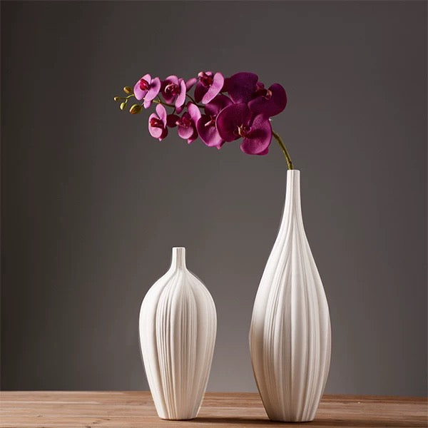A garlic vase set